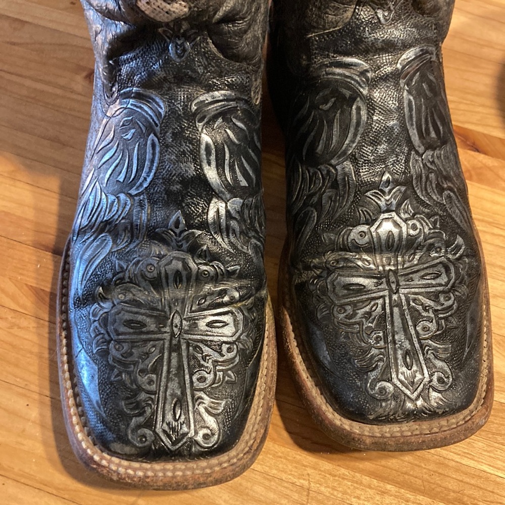 Ferrini size 7